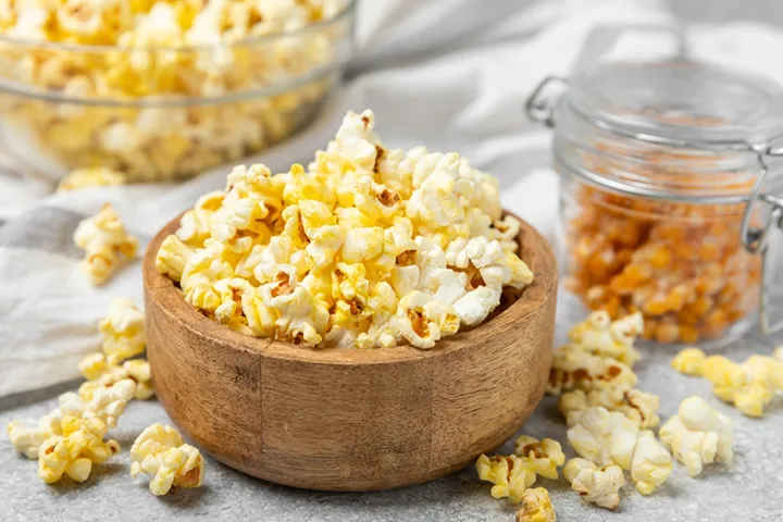 popcorn package in glass jar for sustainability