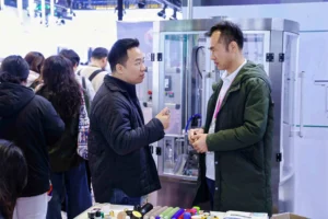 SANEU CEO meets loyal customers at shanghai
